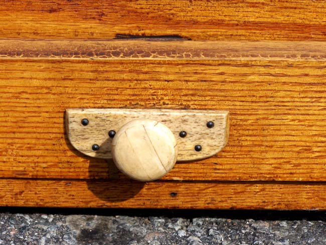 A Fine and Rare Ships' Carpenter's Whalebone Mounted Tool Box circa 1890 — image 8